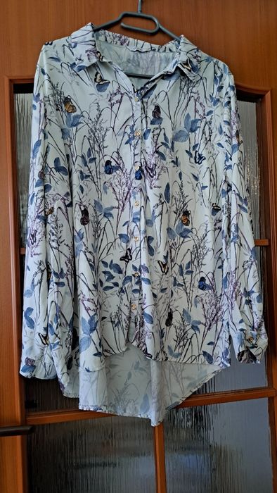 Biała koszula w drobne delikatne kwiaty marki George rozmiar 20 48 4xl