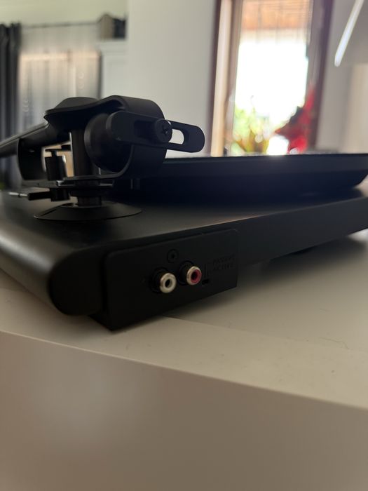 Roksan Attessa - gira discos vinil