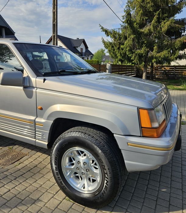 JEEP Cherokee 5.2 V8 Szwajcaria  Limited