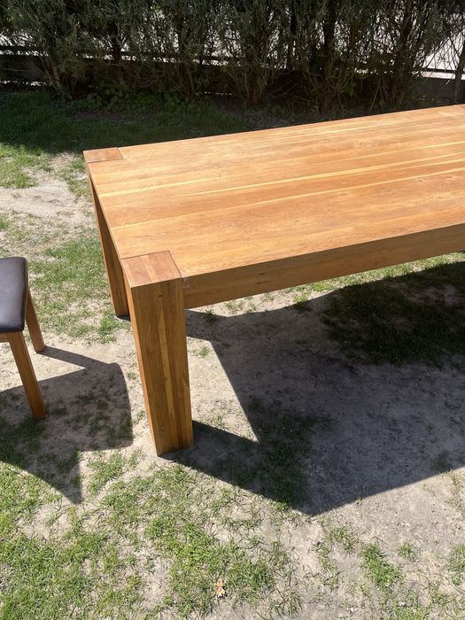 Stół dębowy z krzesłami