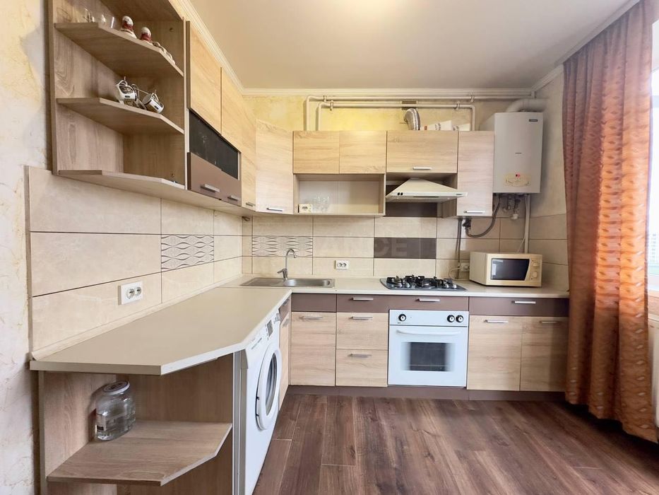 Продається 2х кімнатна квартира в новобудові вул.Коновальця