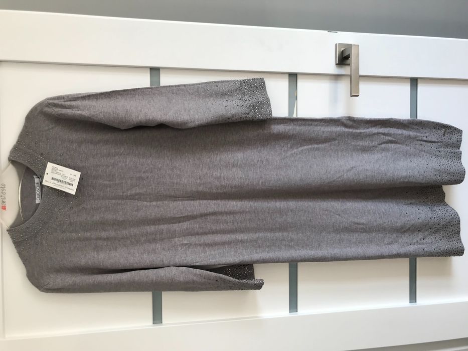 Nowa swetrowa sukienka Quiosque, r. 40