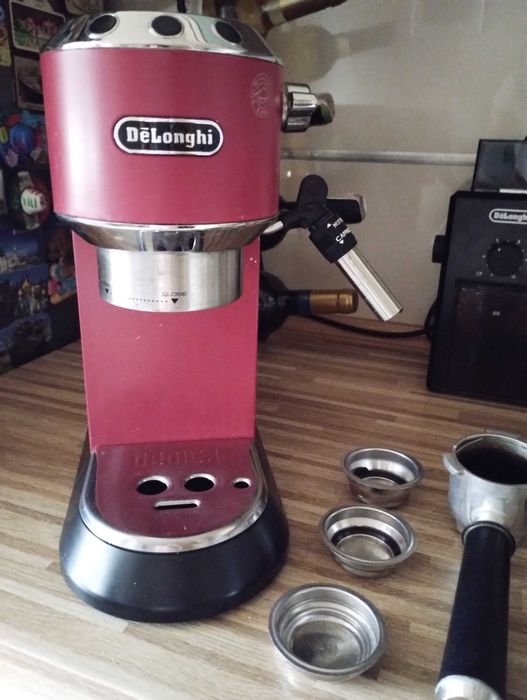Ekspres kolbowy DeLonghi
