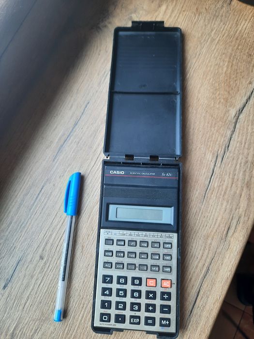 Kalkulator naukowy Casio fx 82c