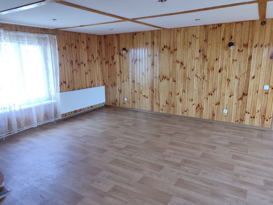 Продаж - двоповерховий дачний будинок з виходом до ріки с. Новоселівка