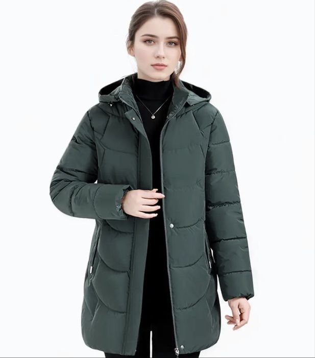 Зимова жіноча куртка