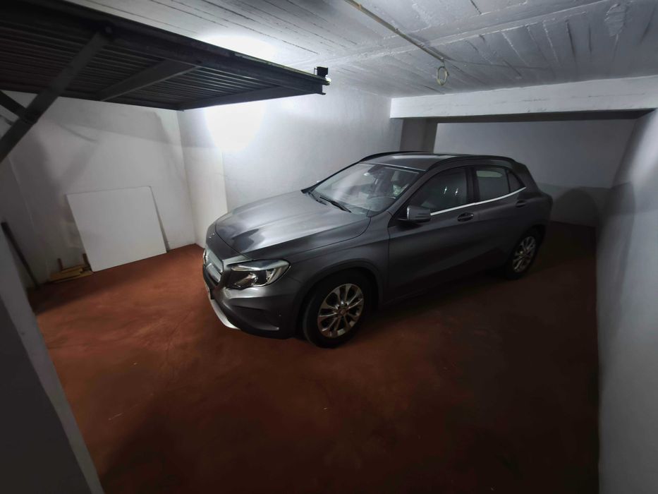 Aluguer garagem Agualva