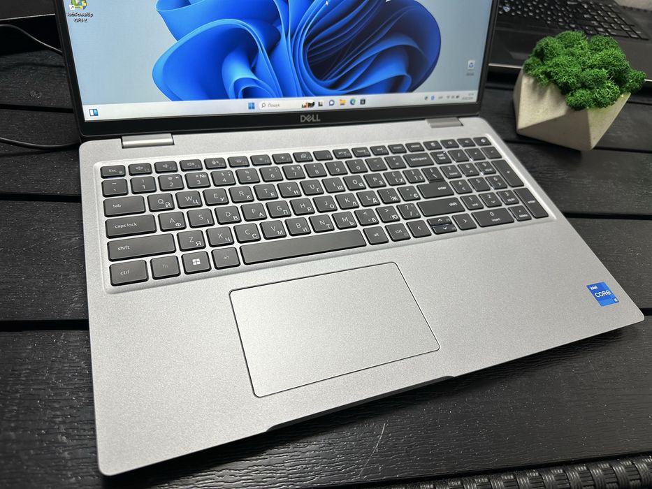 Dell Precision 3560 15,6 FHD IPS Touch|i5-1145G7|16GbDDR4|512Gb|IrisXE