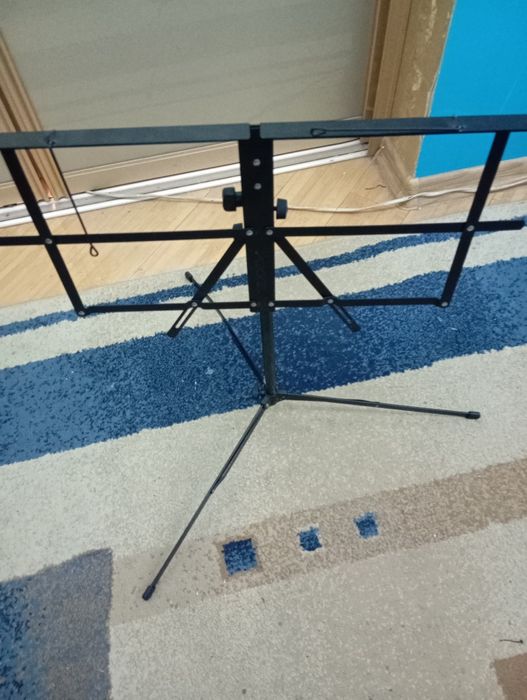 Подставка под ноты новая.