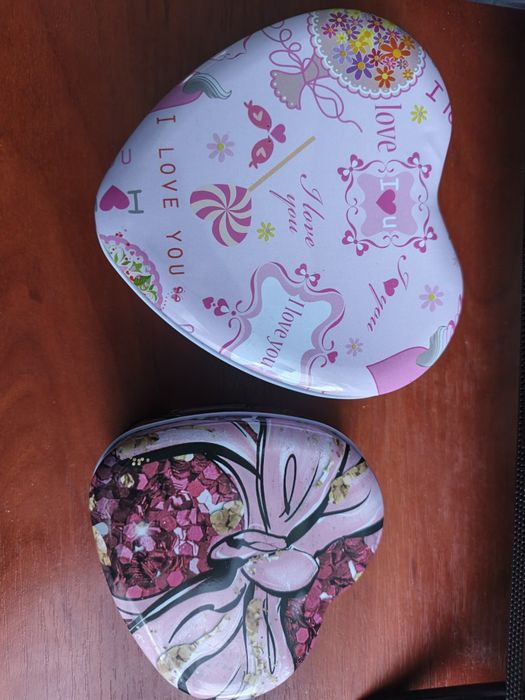 Коробки жестяні  сердечки