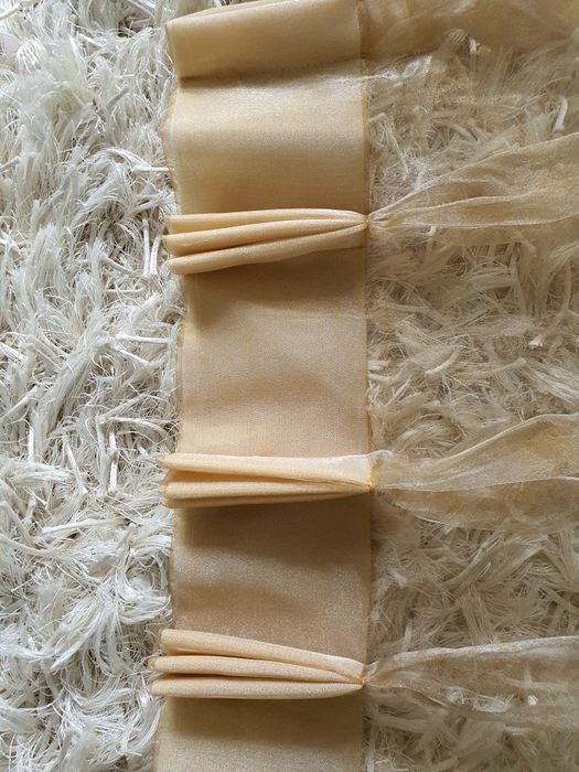 Cortinados em organza feitos à mão