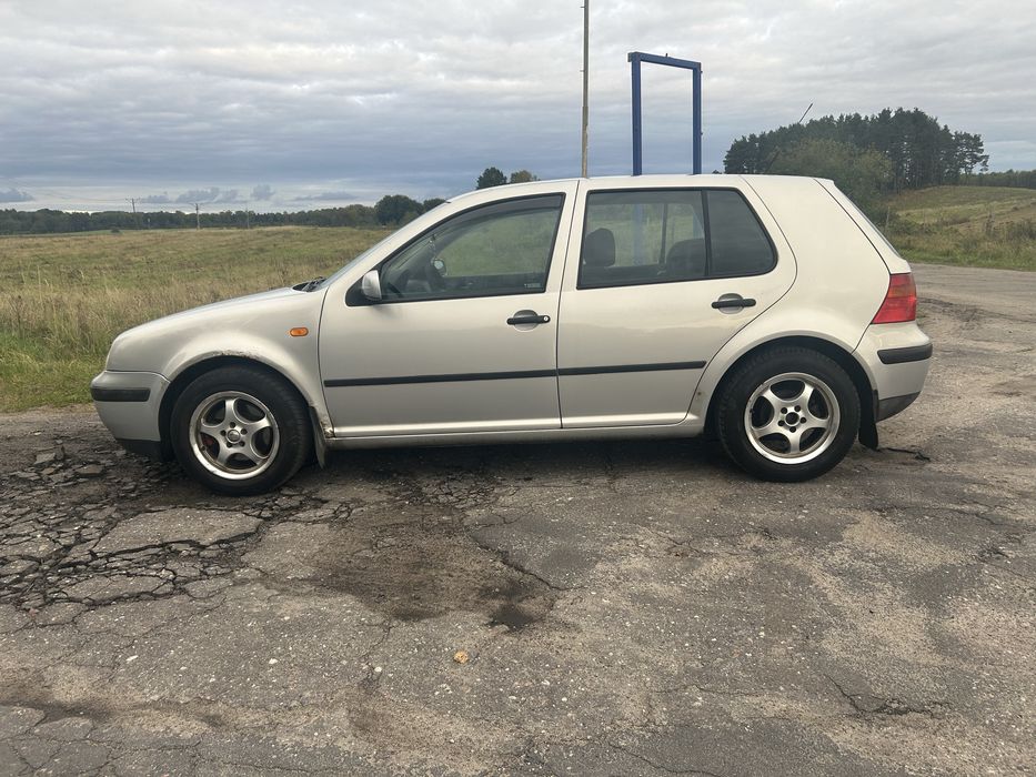 Volkswagen Golf 4 1.9 D 1998r