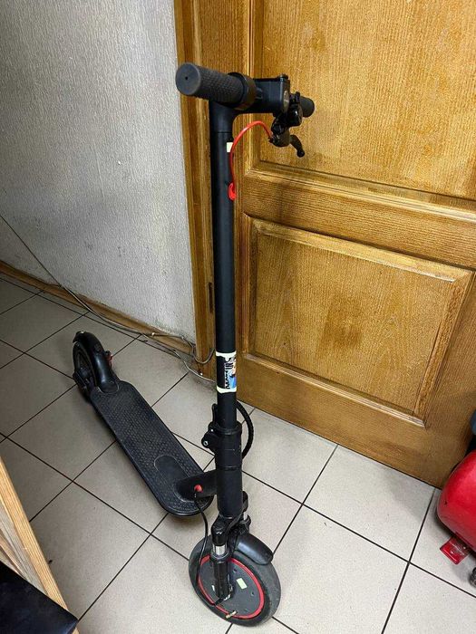 Електросамокат Cruzzer A11 350W