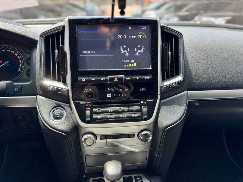 Toyota Land Cruiser 200