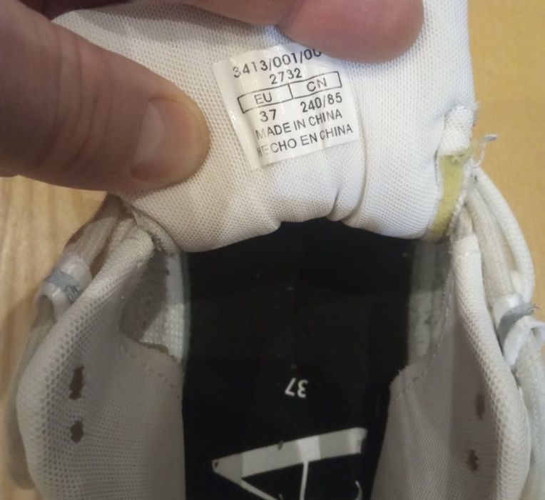 Продам женские демисезонные очень легкие кроссовки Zara TRF Wite  Ориг