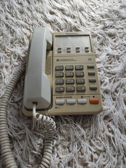 Telefon biznesowy Panasonic KX-T2315
Biznesowy telefon domowy z auto