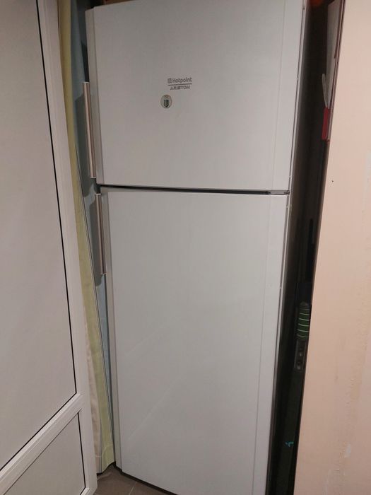 Холодильник не морозить