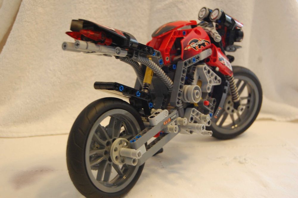 LEGO - mota de competição