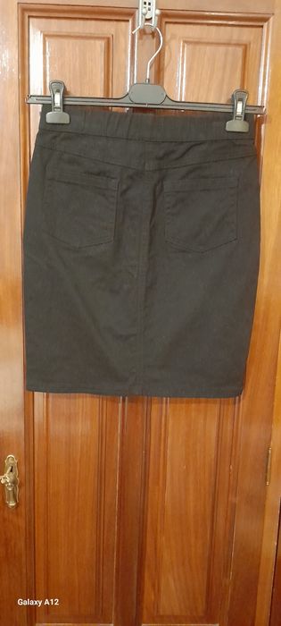 Saia preta elástica