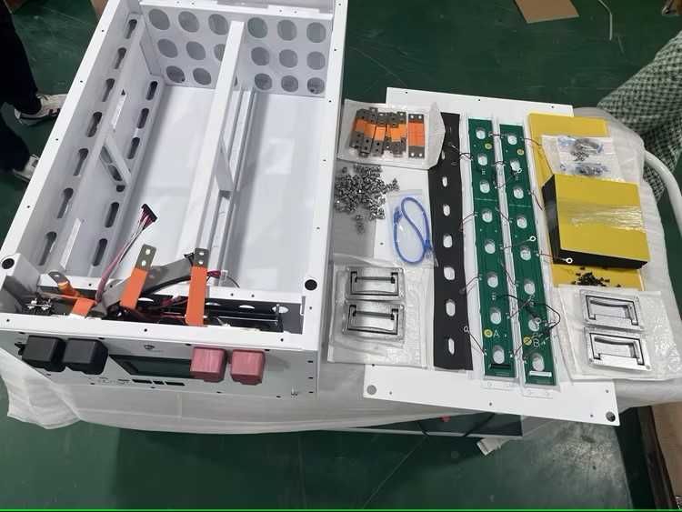 LifePO4 walizka na baterie 48v 280ah BMS do montażu domo 3.2v max16szt
