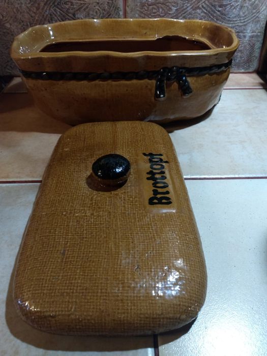 Stylowy pojemnik na pieczywo ceramiczny Brottopf unikat