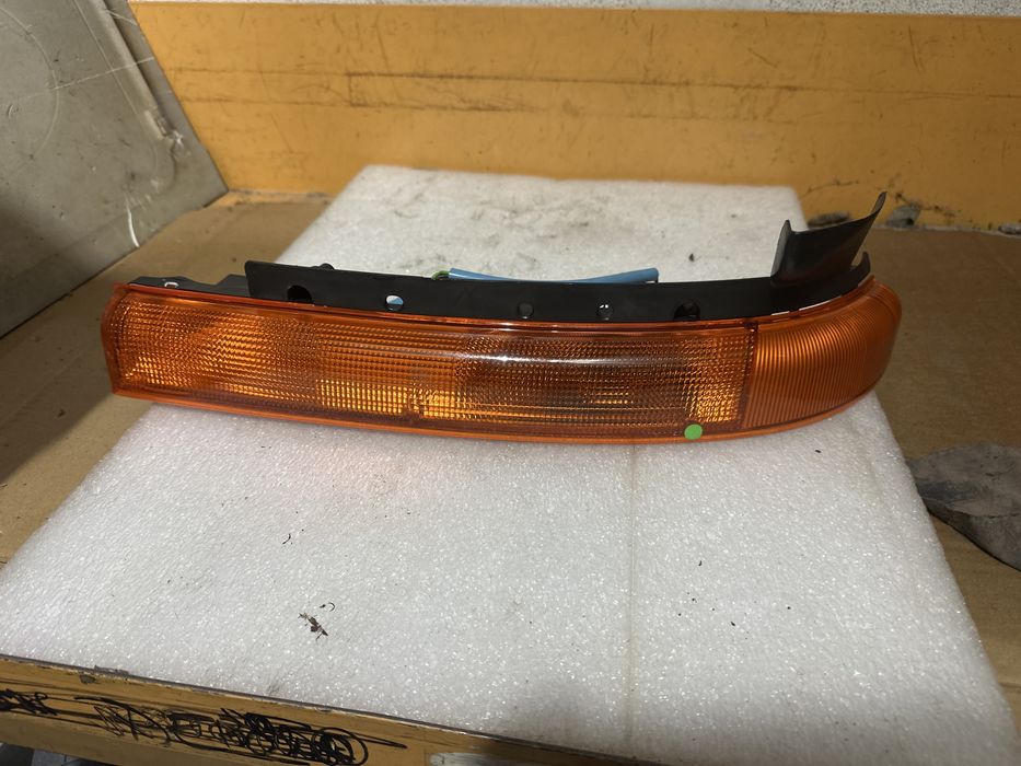 Pisca esquerdo mitsubishi canter