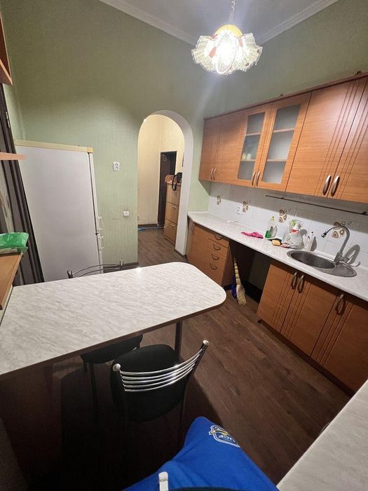 1к - 42м2 Класний ремонт! Велика площа!
