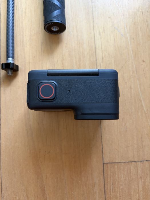 Insta360 Ace Pro NOVA (nunca usada) + Kit completo para moto