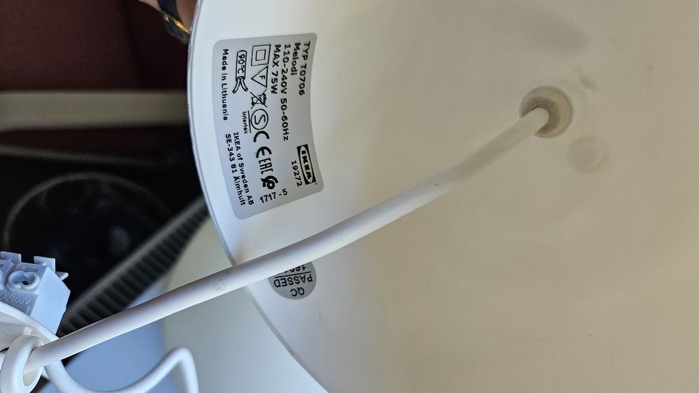 Lampa sufitowa Ikea Melodi E27 mleczny klosz 28cm OPIS