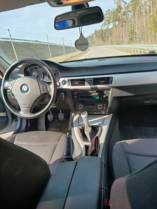 BMW E91 318d 143 km polift