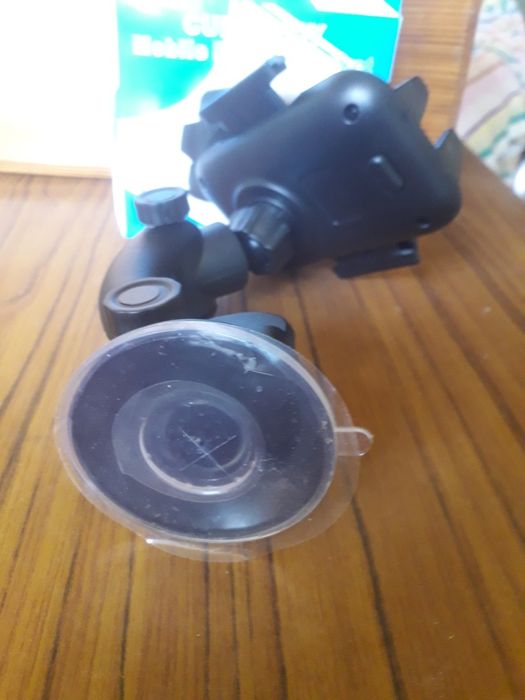 Кронштейн для смартфона в авто