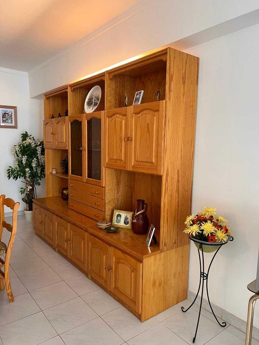 Móvel de Sala em Pinho Maciço – Como Novo