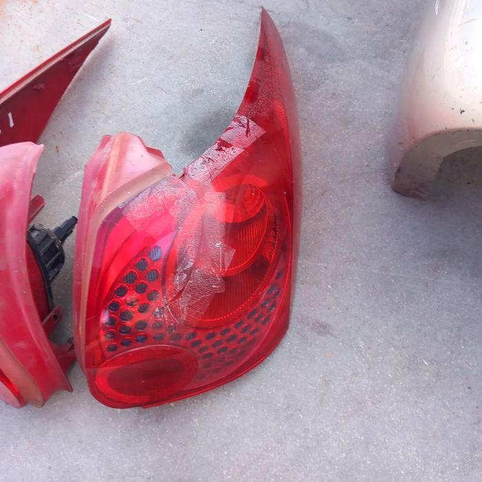 Para choques tras e farolis peugeot 207 sw
