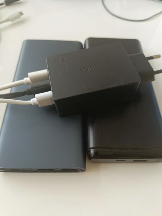 Кабель зарядки type-c , два повербанка , зарядне