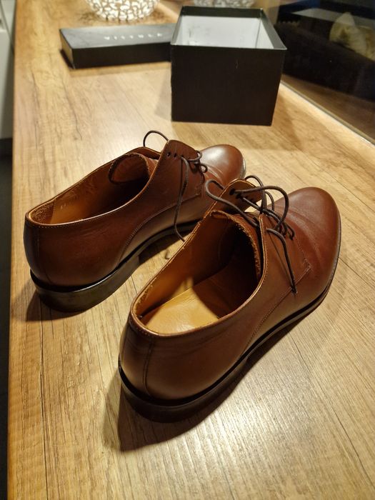Sprzedam buty męskie eleganckie.