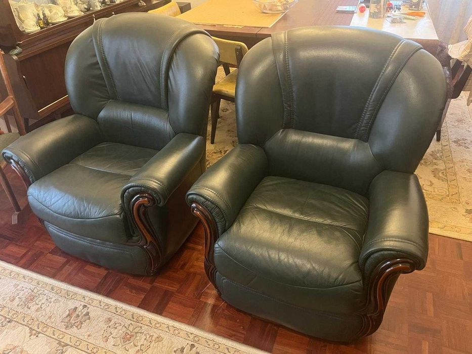 Sofás pele verde 3+2 - excelente estado (Torres Vedras) Reservado