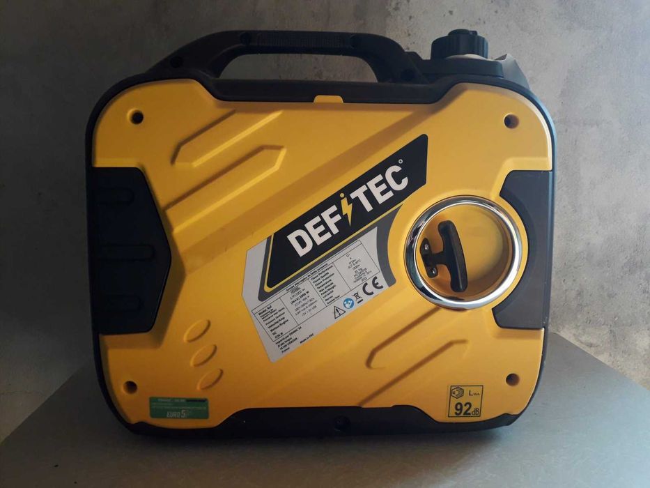 Новий інверторний бензиновий генератор Defitec DEF 2000i.
