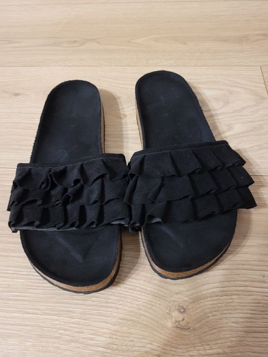 Czarne Klapki reserved rozmiar 40