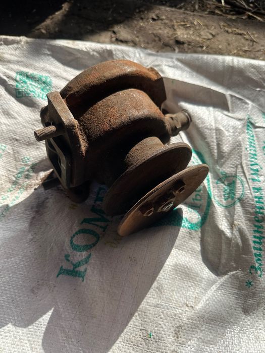 Помпа ямз (Водяний насос)