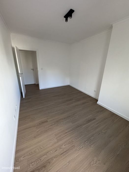 Apartamento T2 Com Elevador | Rinchoa – Rio De Mouro