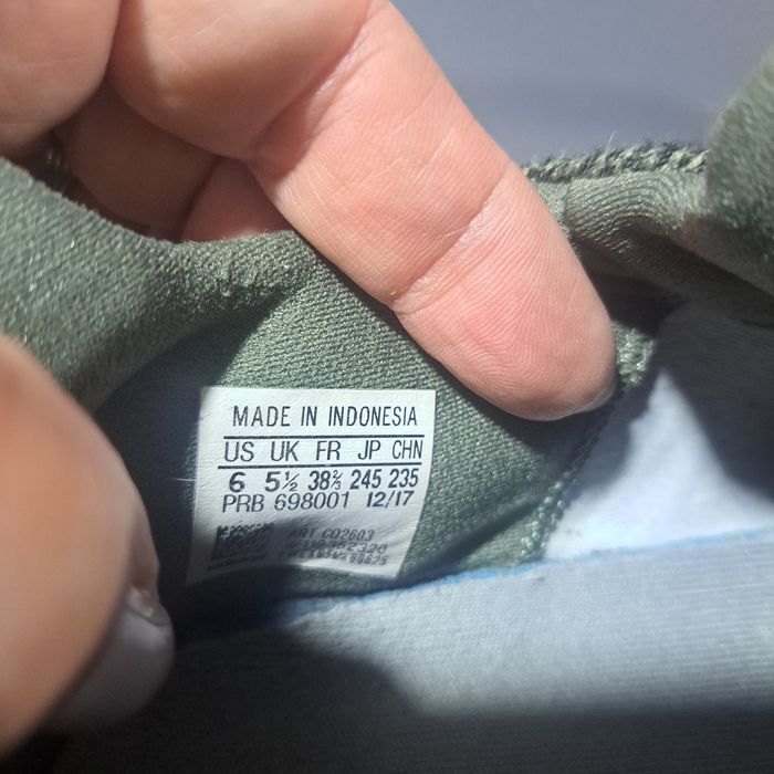 Tenis Adidas verde escuro
