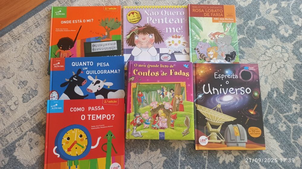 Livros infantis variados