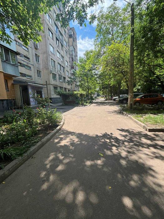 Продам. Затишна та світла 2-кімнатна квартира на вул. Бочарова — ідеальний варіант для життя!