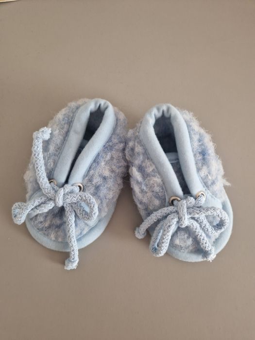 Bamboszki niemowlęce wełniane