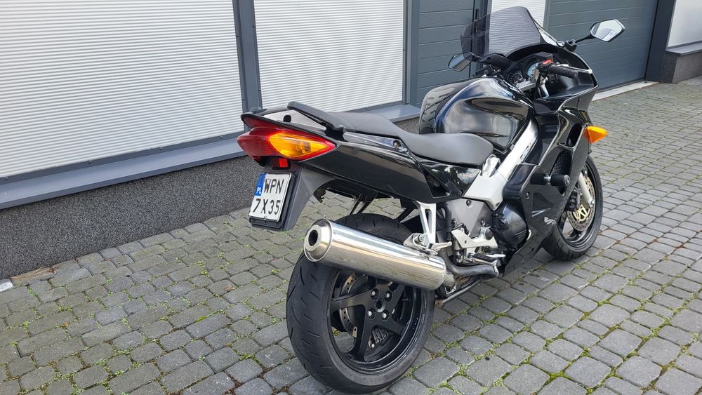Honda VFR 800 Fi zarejestrowana niski przebieg