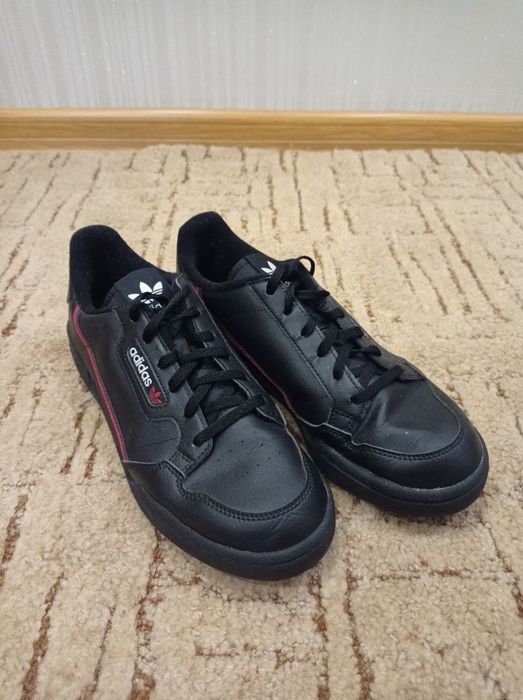 Кроссовки Adidas Continental 8.