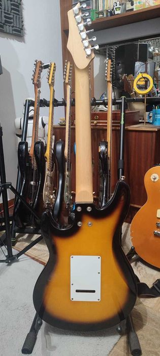 Ashton Sunburst Stratocaster