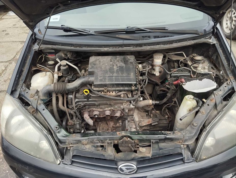 Daihatsu YRV 1.3i 5D 2002r.Silnik.