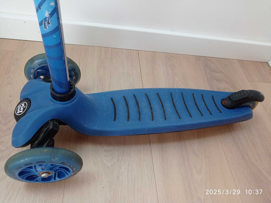 Trotinete com LED para criança