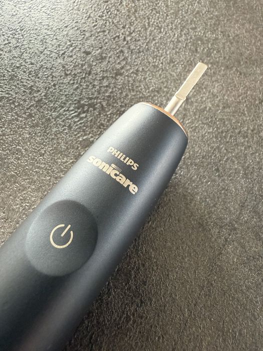 Uszkodzona szczoteczka soniczna Philips Sonicare Prestige  HX999B